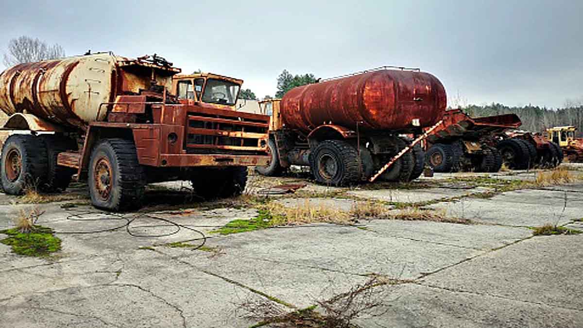 Russian military flees Chernobyl