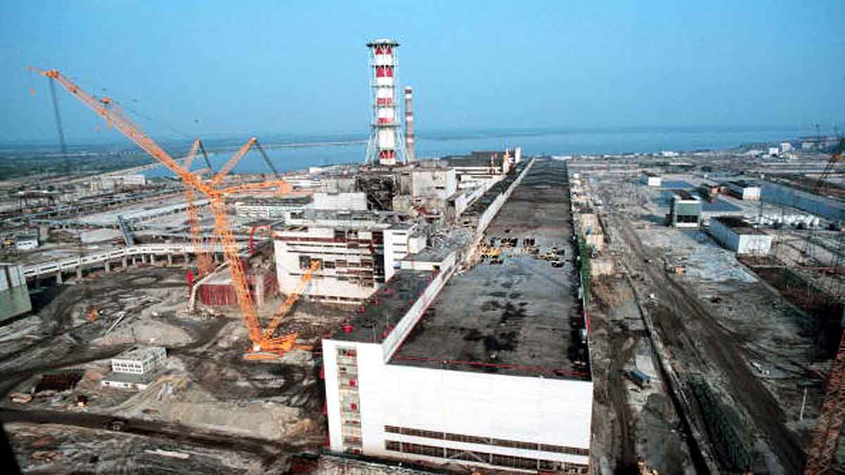 Russian military flees Chernobyl