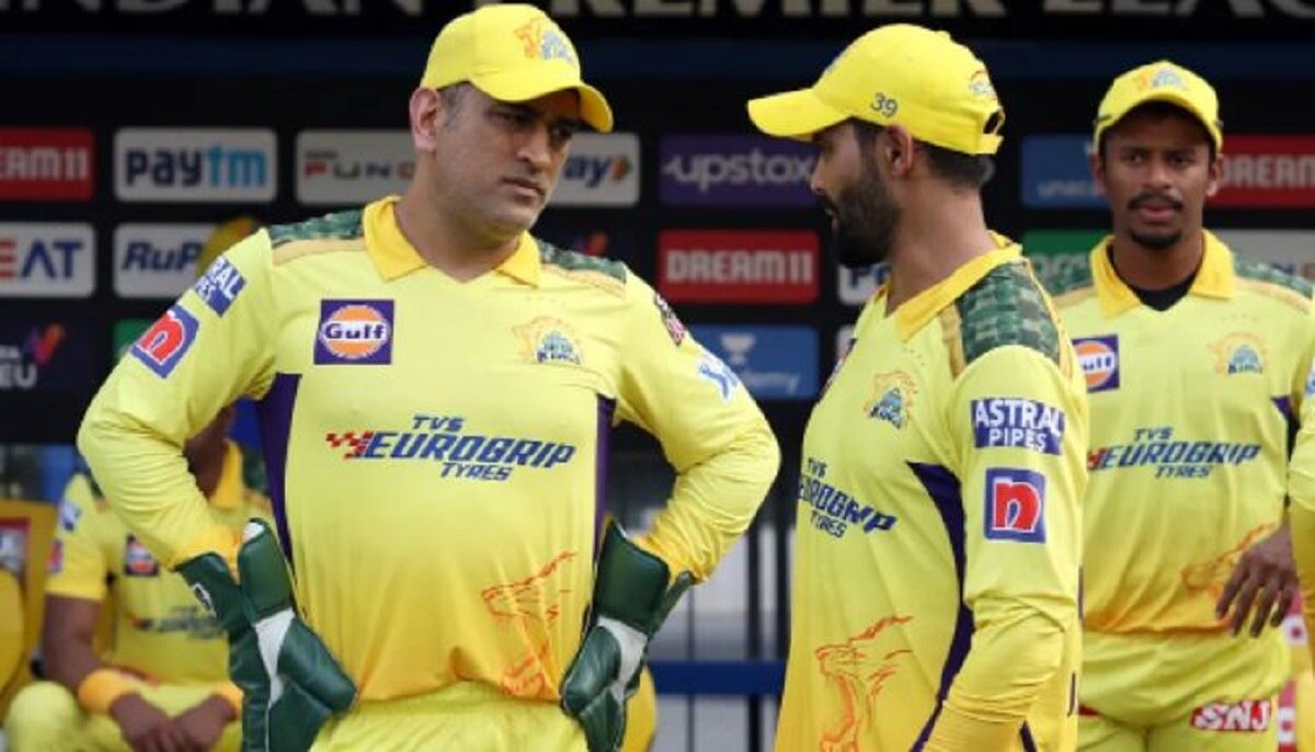 MS Dhoni with Ravindra Jadeja (IPL)