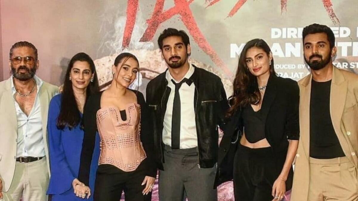 Rahul with Athiya's Family