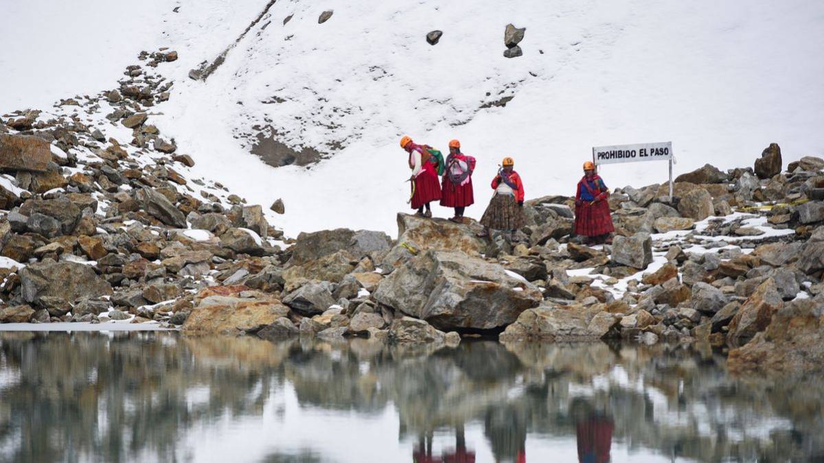  Glacier melting in Bolivia