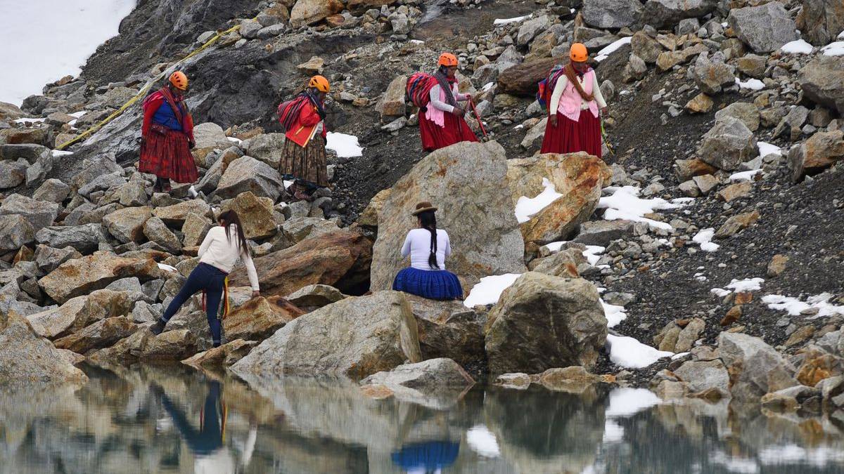  Glacier melting in Bolivia