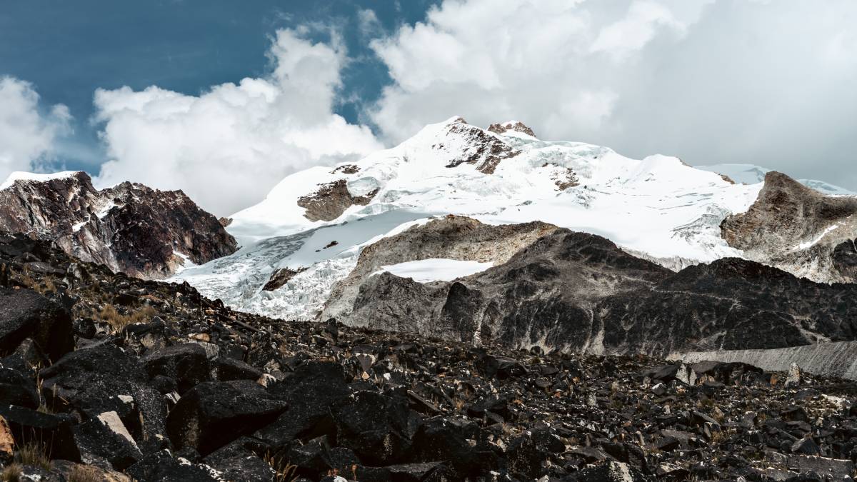  Glacier melting in Bolivia