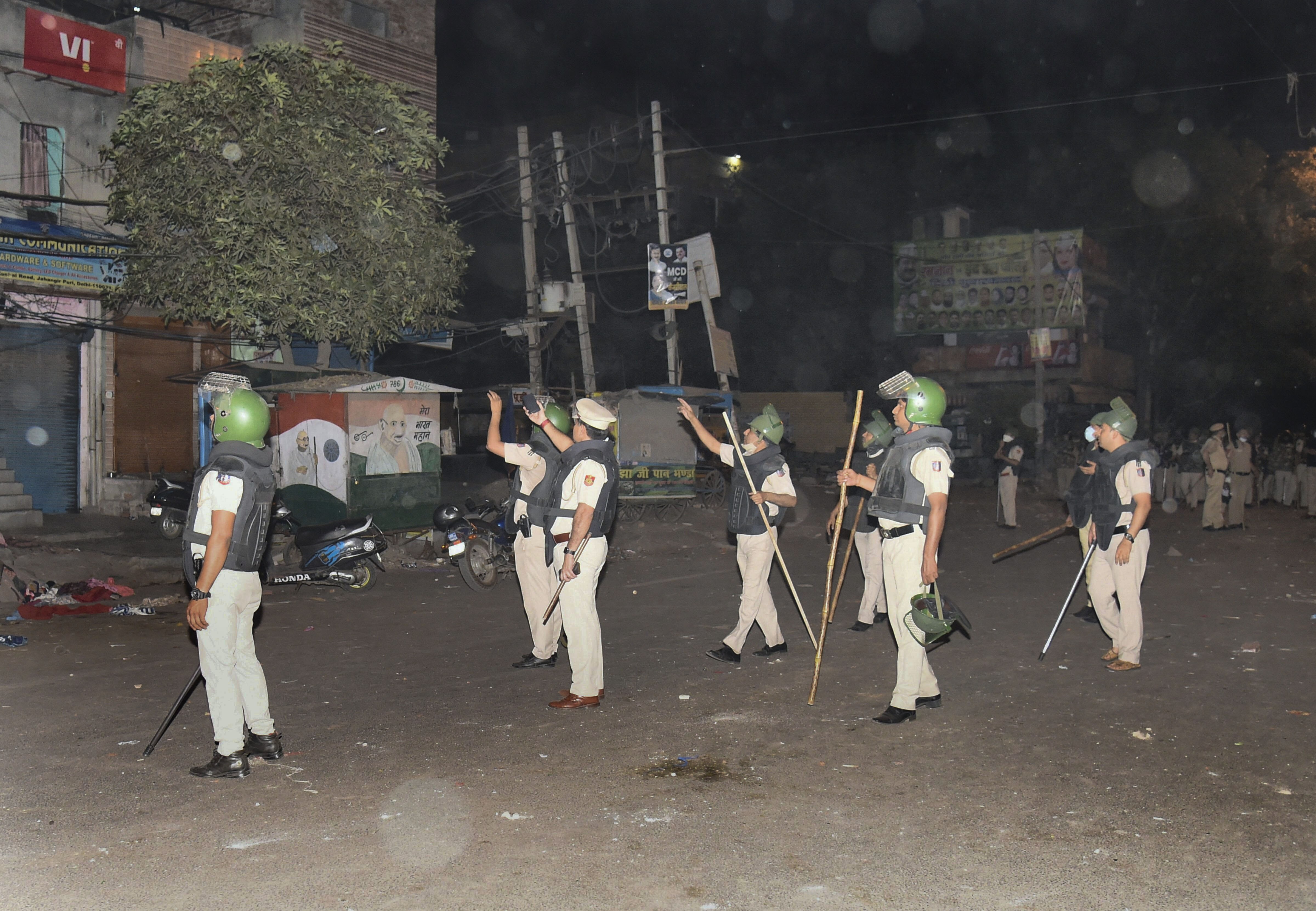 जहांगीरपुरी हिंसा बुलडोजर