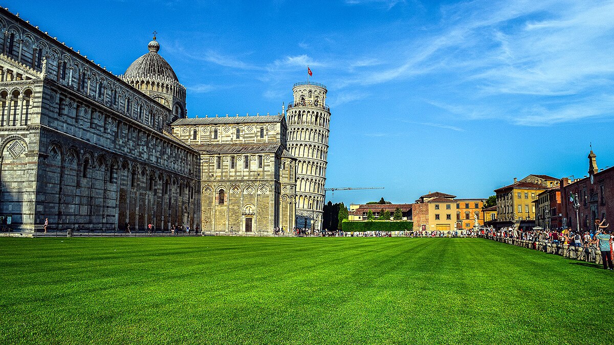 Leaning Tower of Pisa Falling