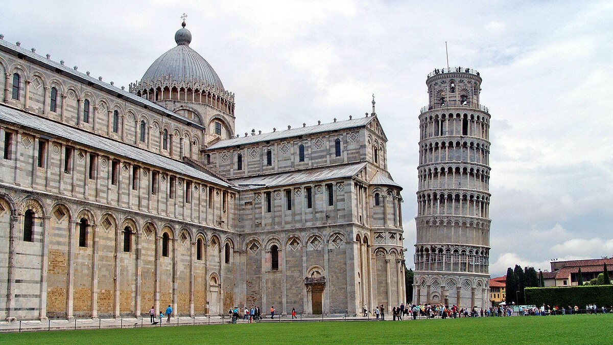 Leaning Tower of Pisa Falling