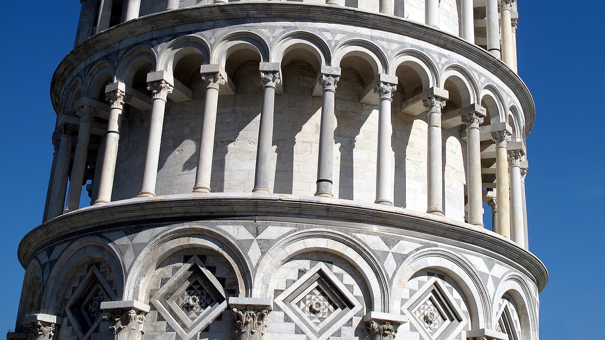 Leaning Tower of Pisa Falling