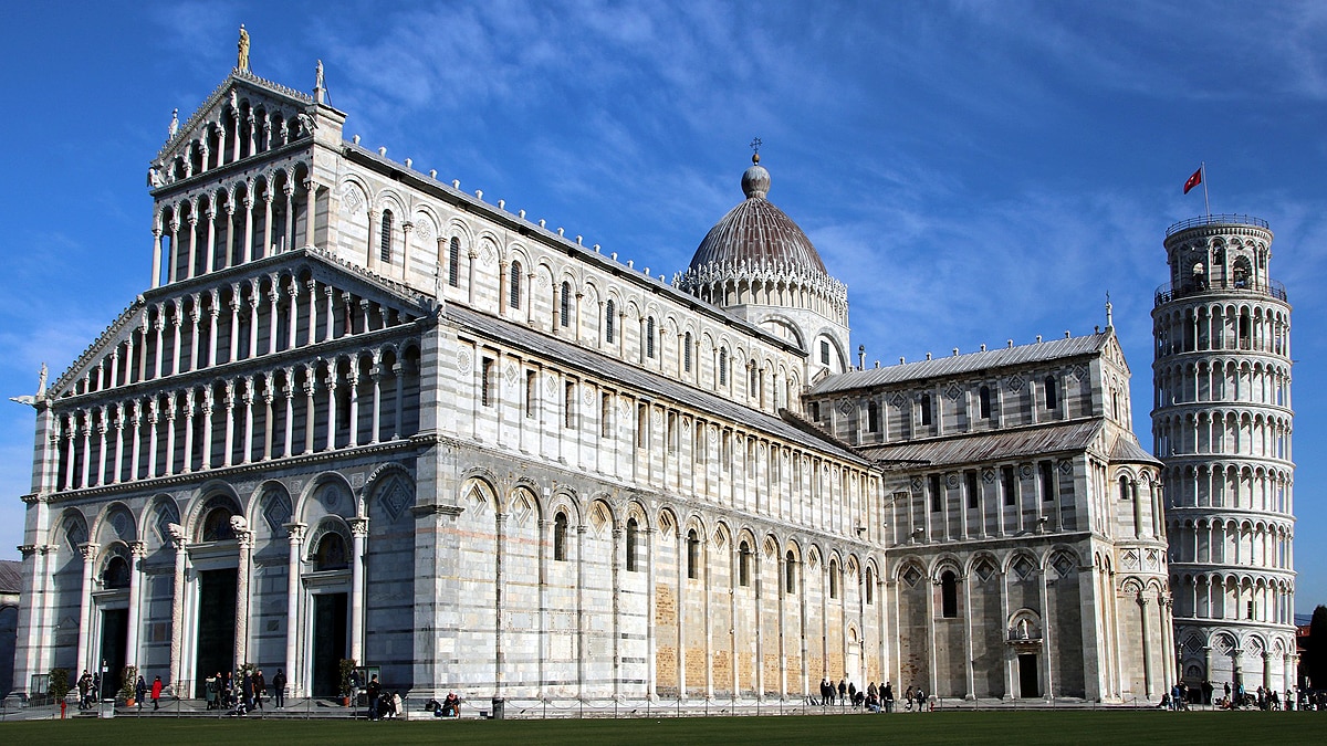 Leaning Tower of Pisa Falling