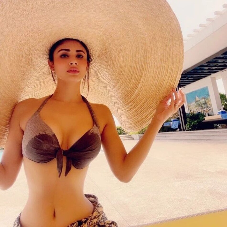 मौनी रॉय