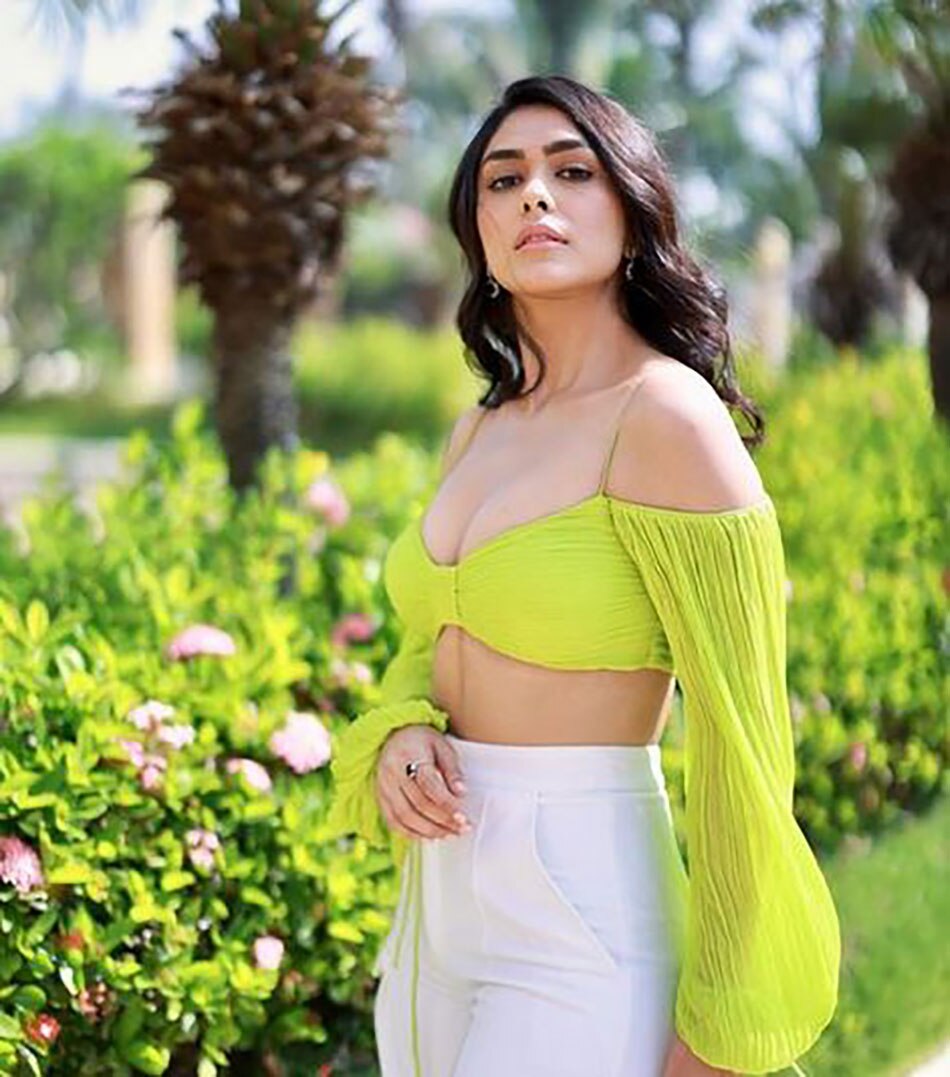 मृणाल ठाकुर