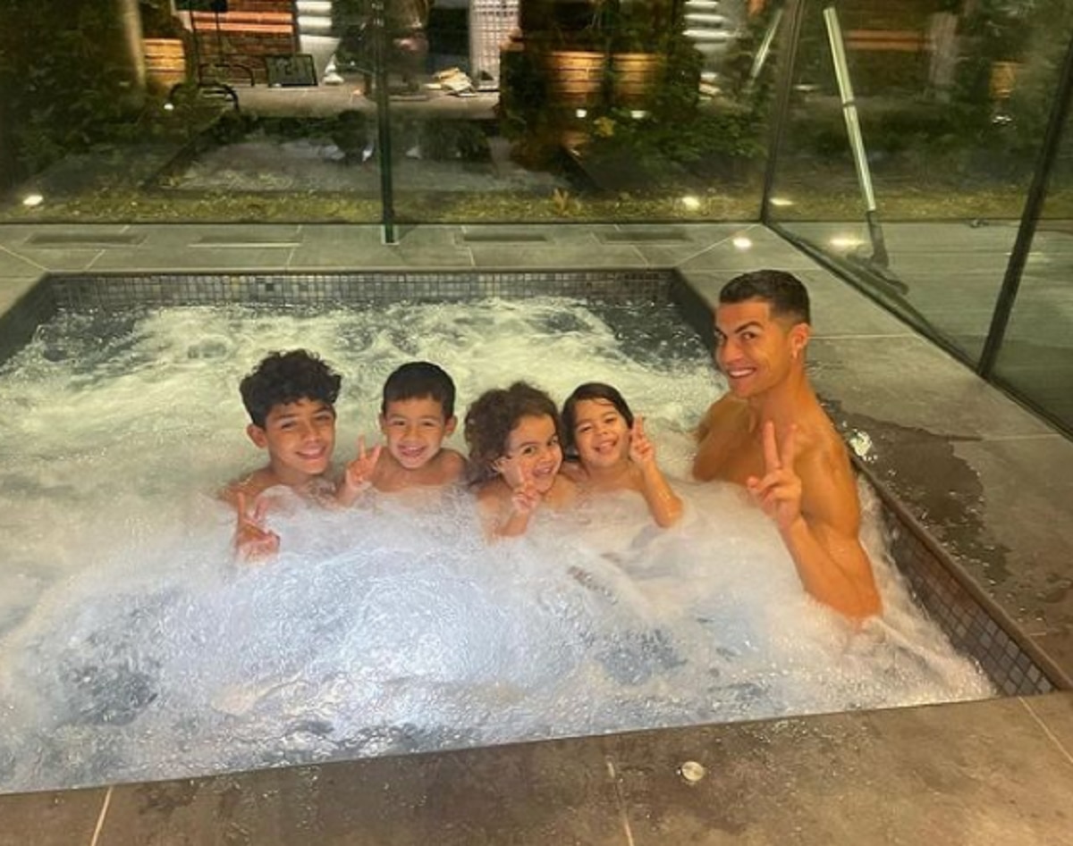 Cristiano Ronaldo and his children