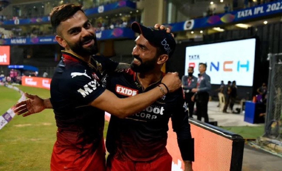 Virat Kohli with Dinesh Karthik (IPL)