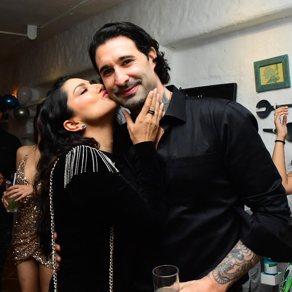 सनी लियोनी बर्थडे पार्टी