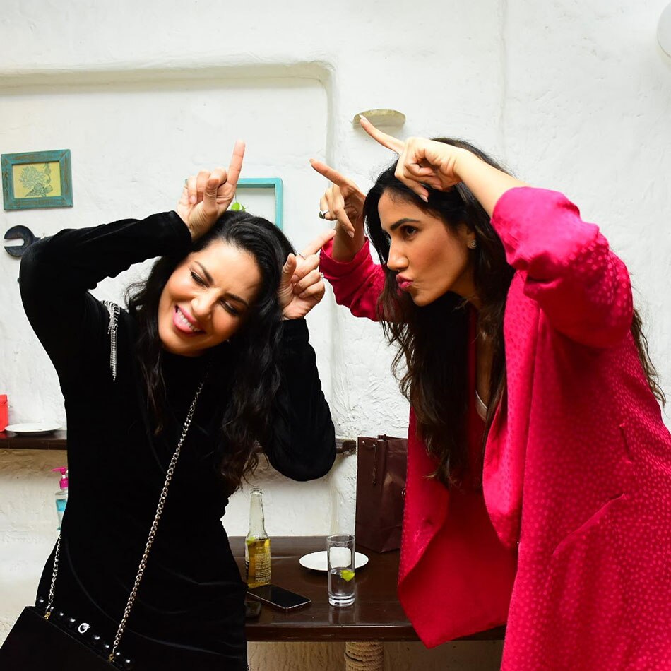 सनी लियोनी बर्थडे पार्टी