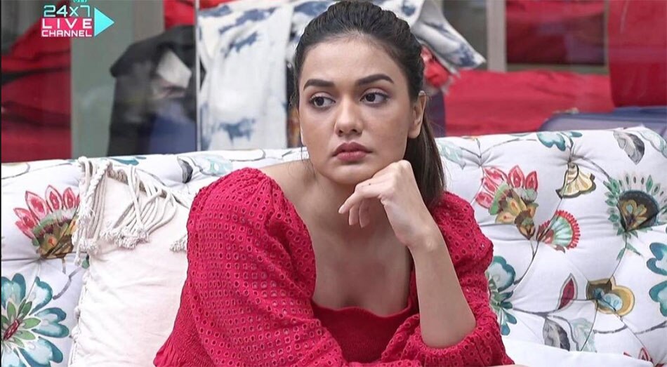 दिव्या अग्रवाल