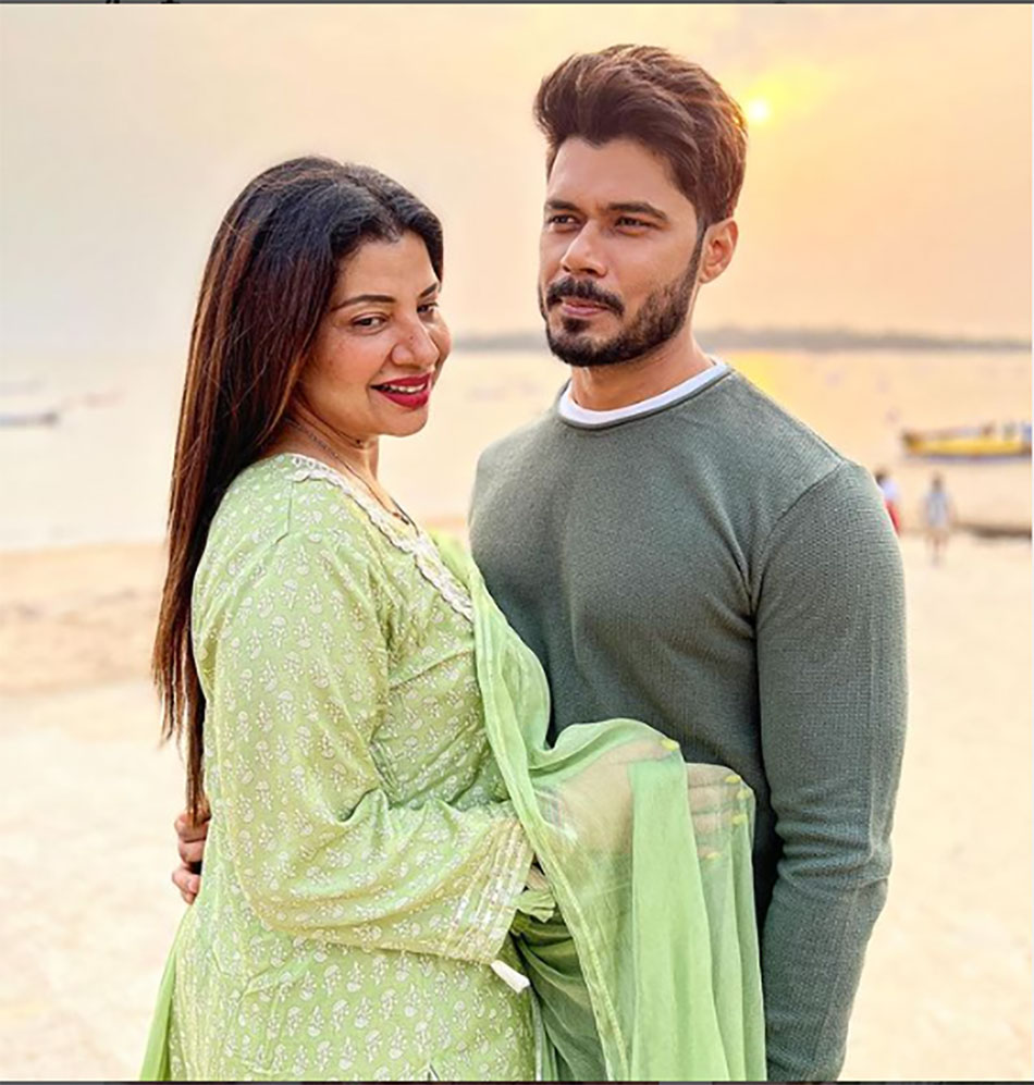 संभावना सेठ, अविनाश द्विवेदी 