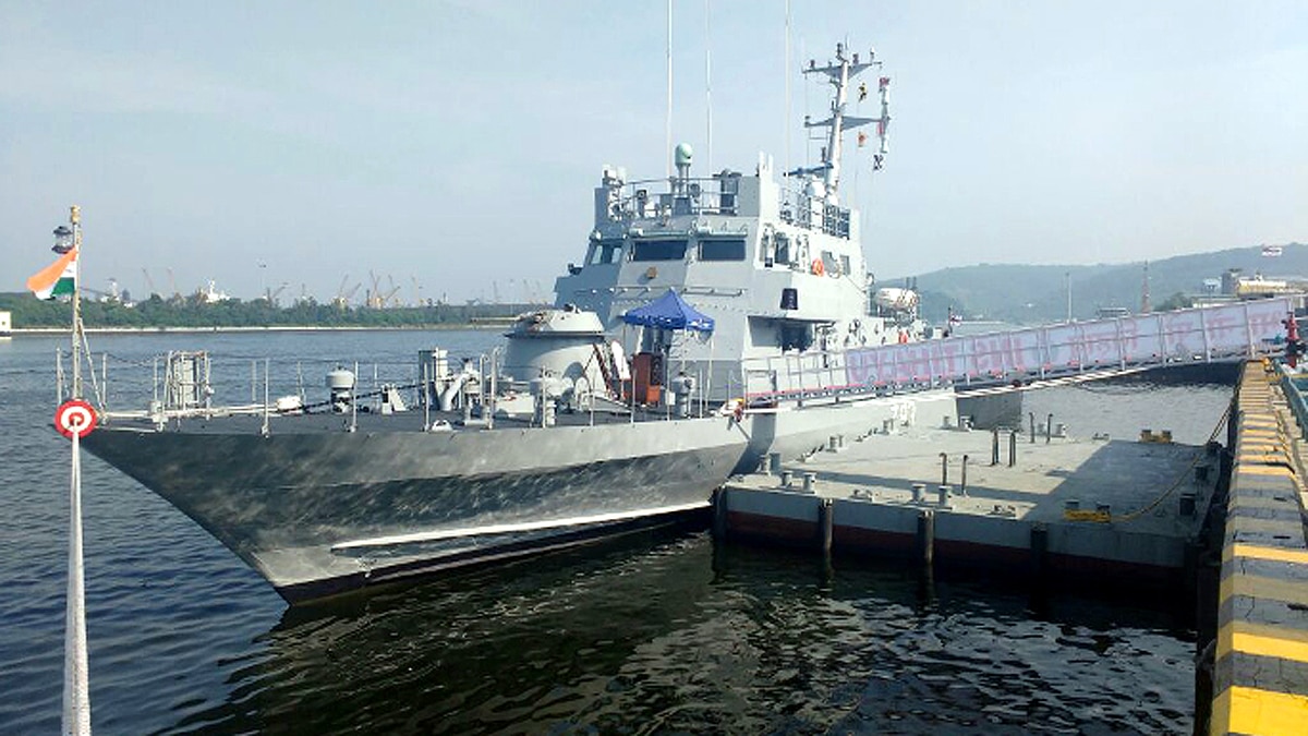 Difference In Naval Ships