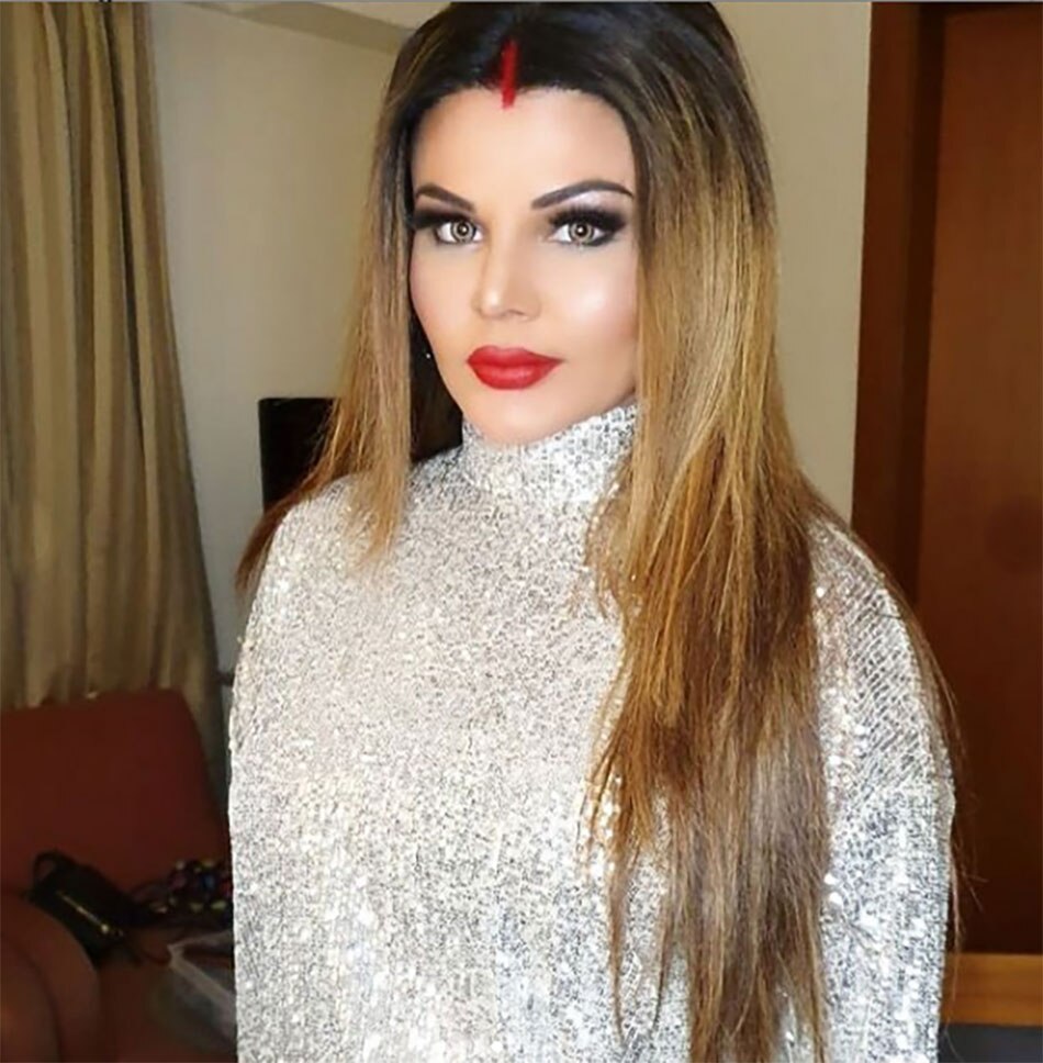  राखी सावंत 