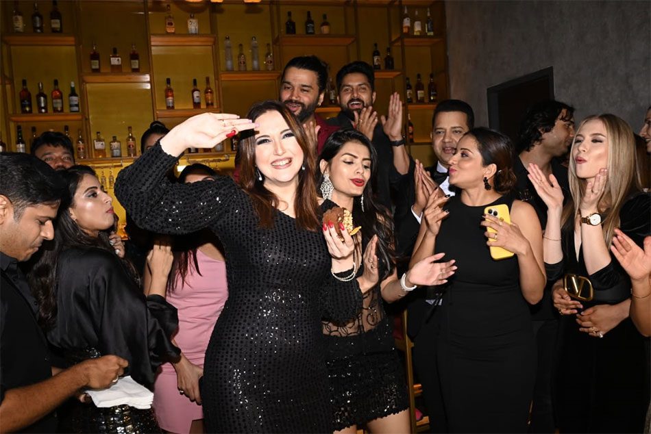 नतालिया महाजन, मोनालिसा