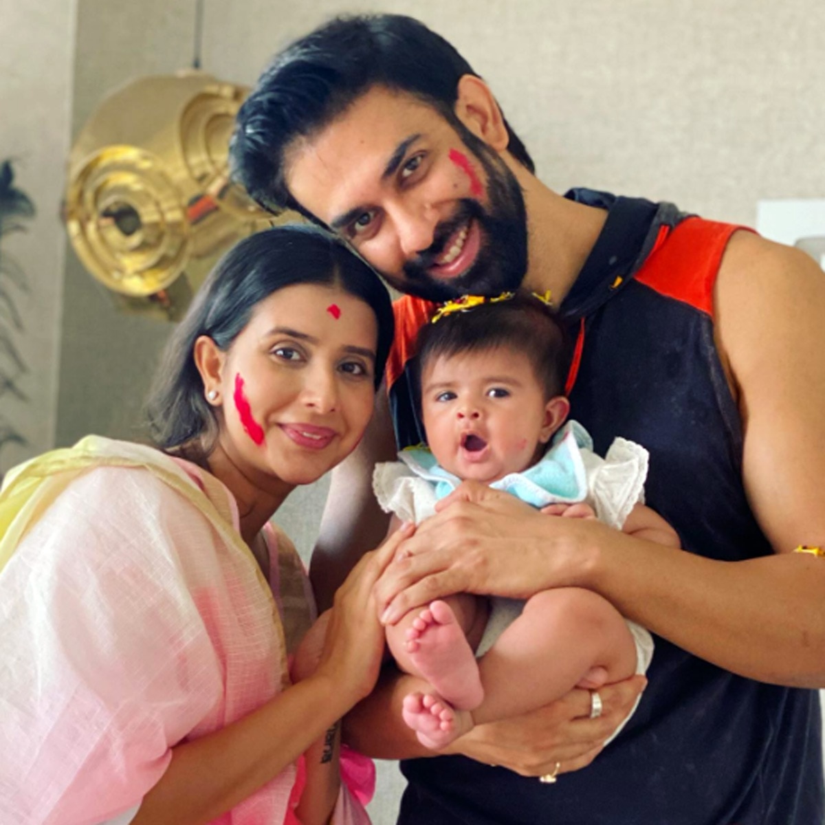 चारू असोपा 