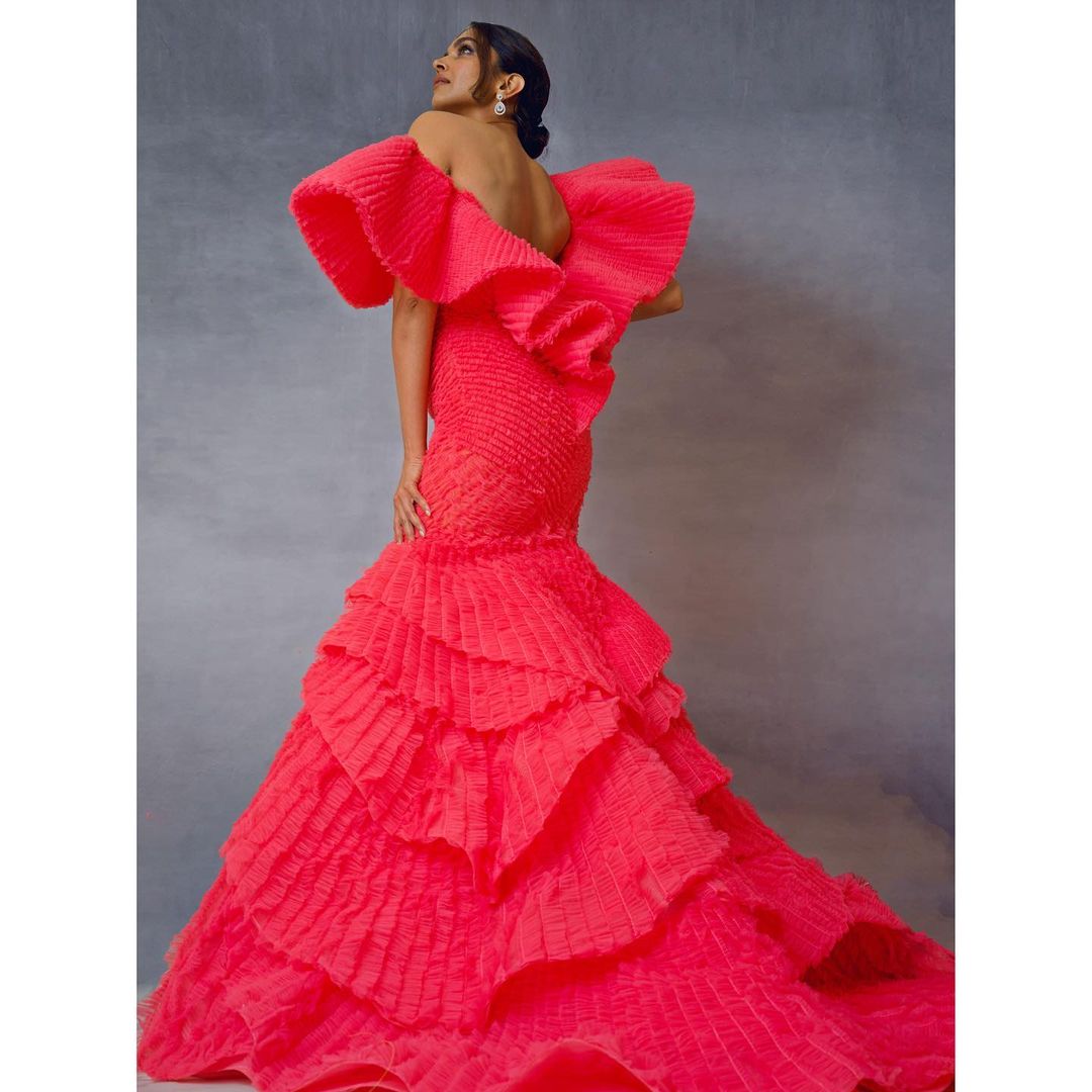 दीपिका पादुकोण