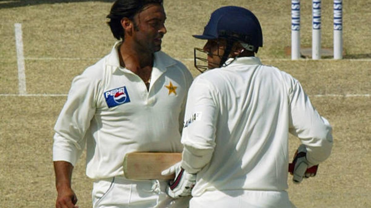 Virender Sehwag: वीरेंद्र सहवाग का बड़ा दावा, बोले- चकिंग करते थे शोएब अख्तर, इसलिए ICC...