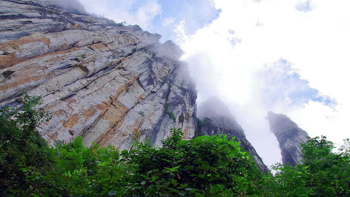 China's Giant Sinkhole