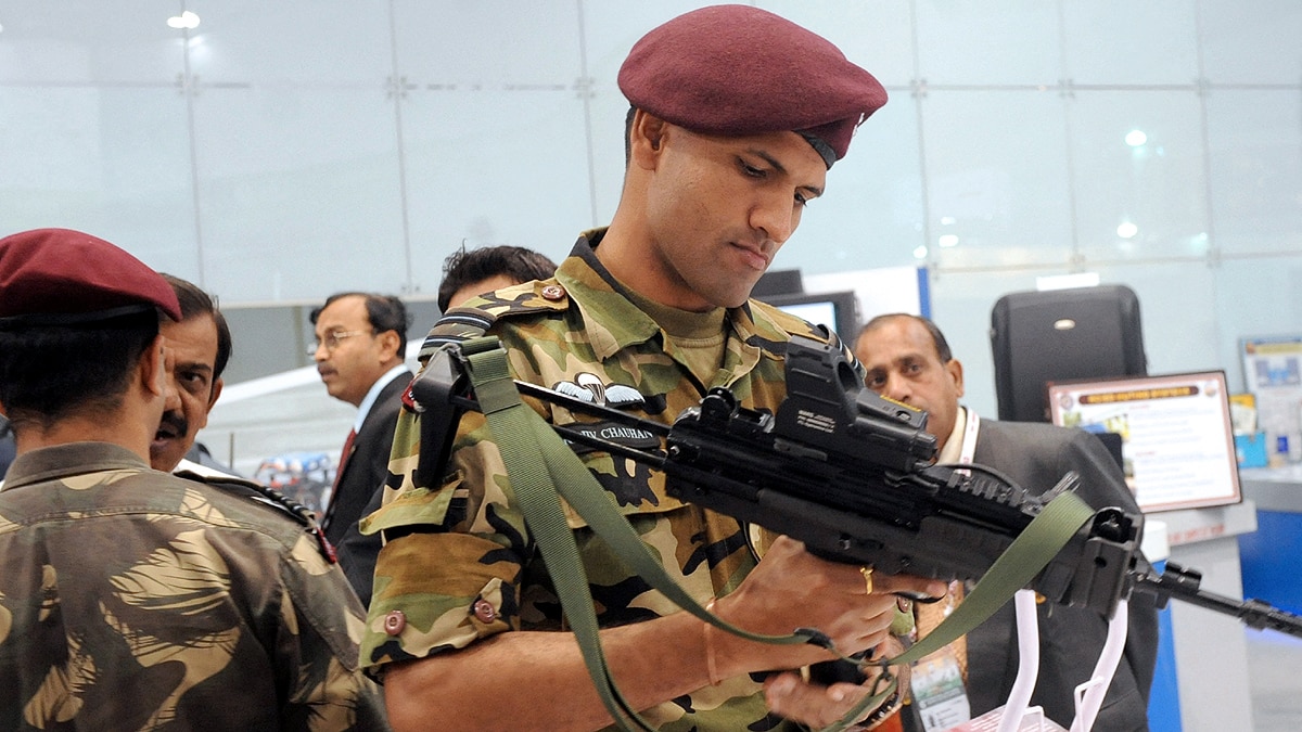 Sub machine Gun pistol ASMI