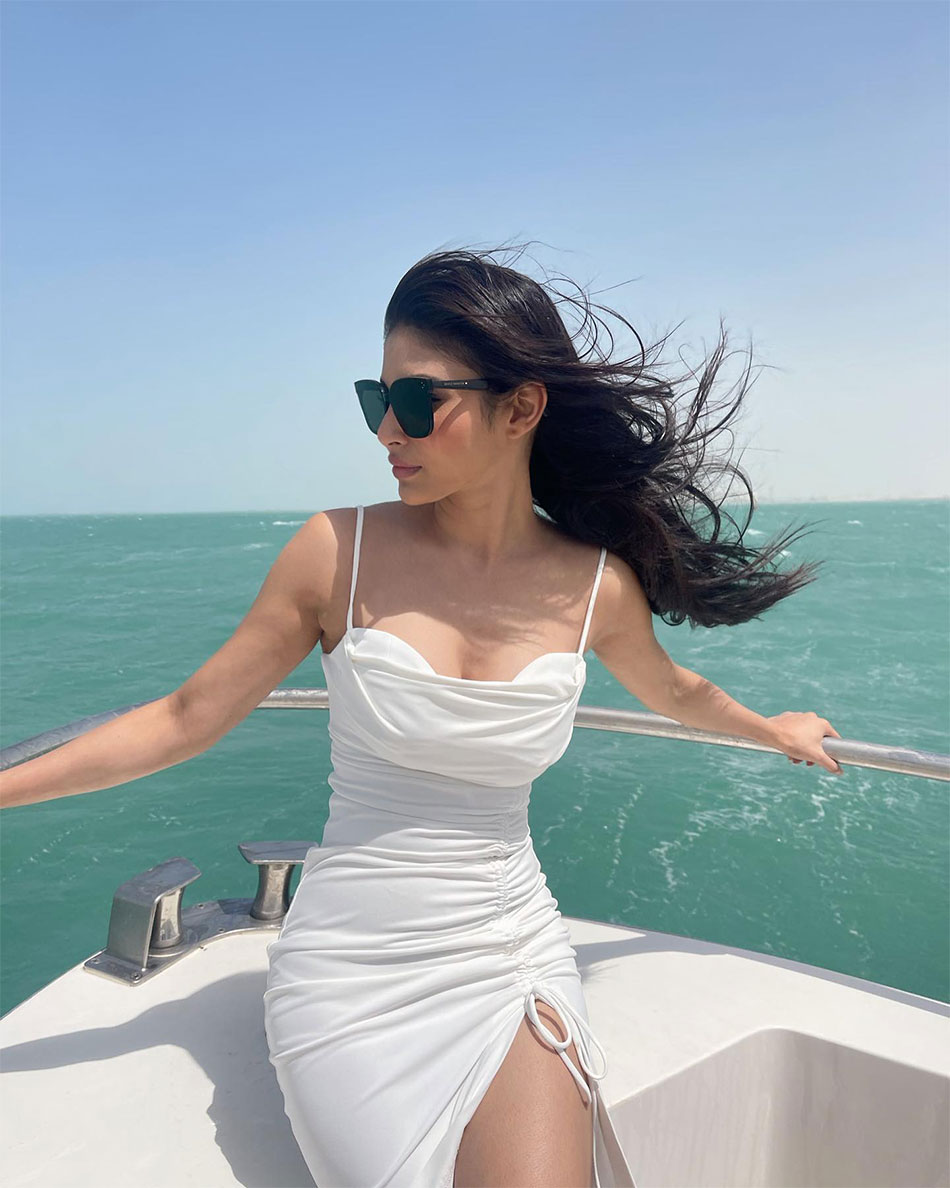 मौनी रॉय