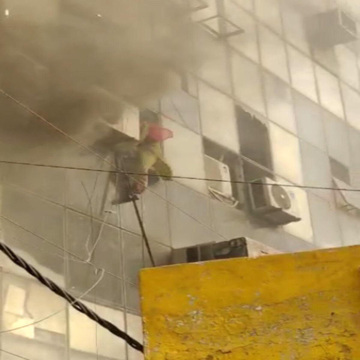 मुंडका आग