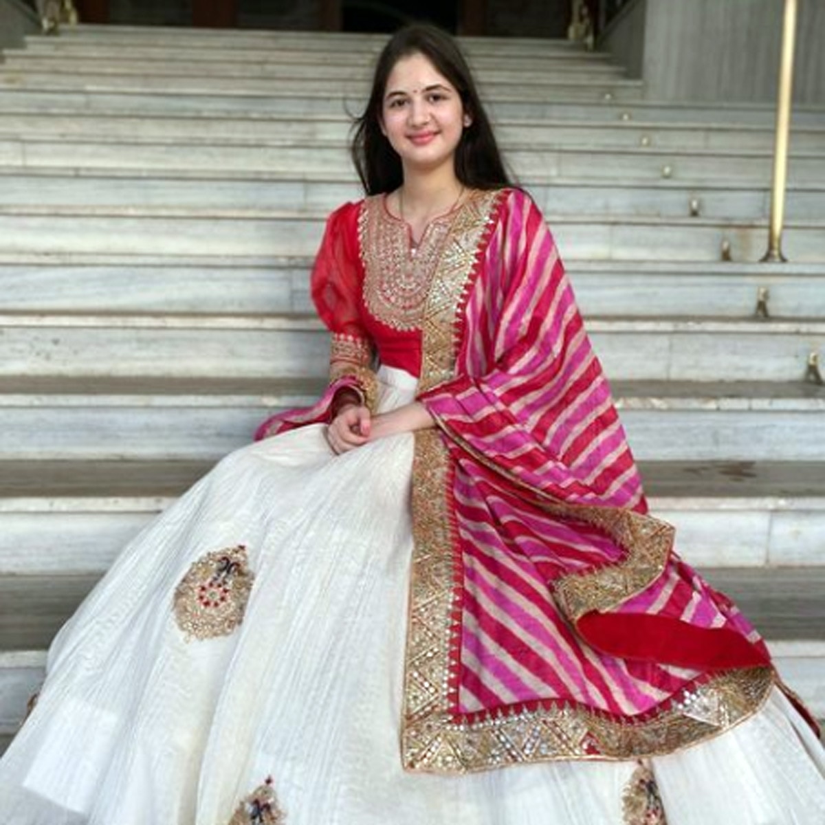  हर्षाली मल्होत्रा