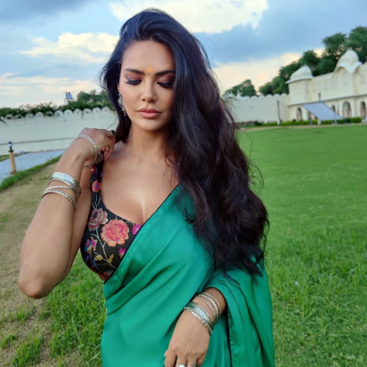 ईशा गुप्ता