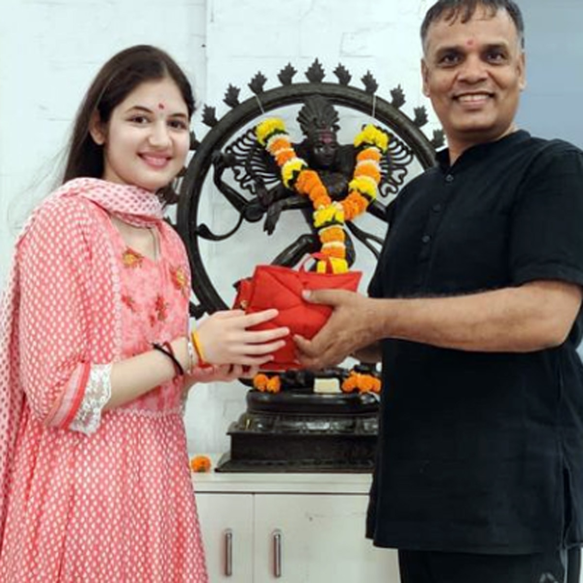  हर्षाली मल्होत्रा