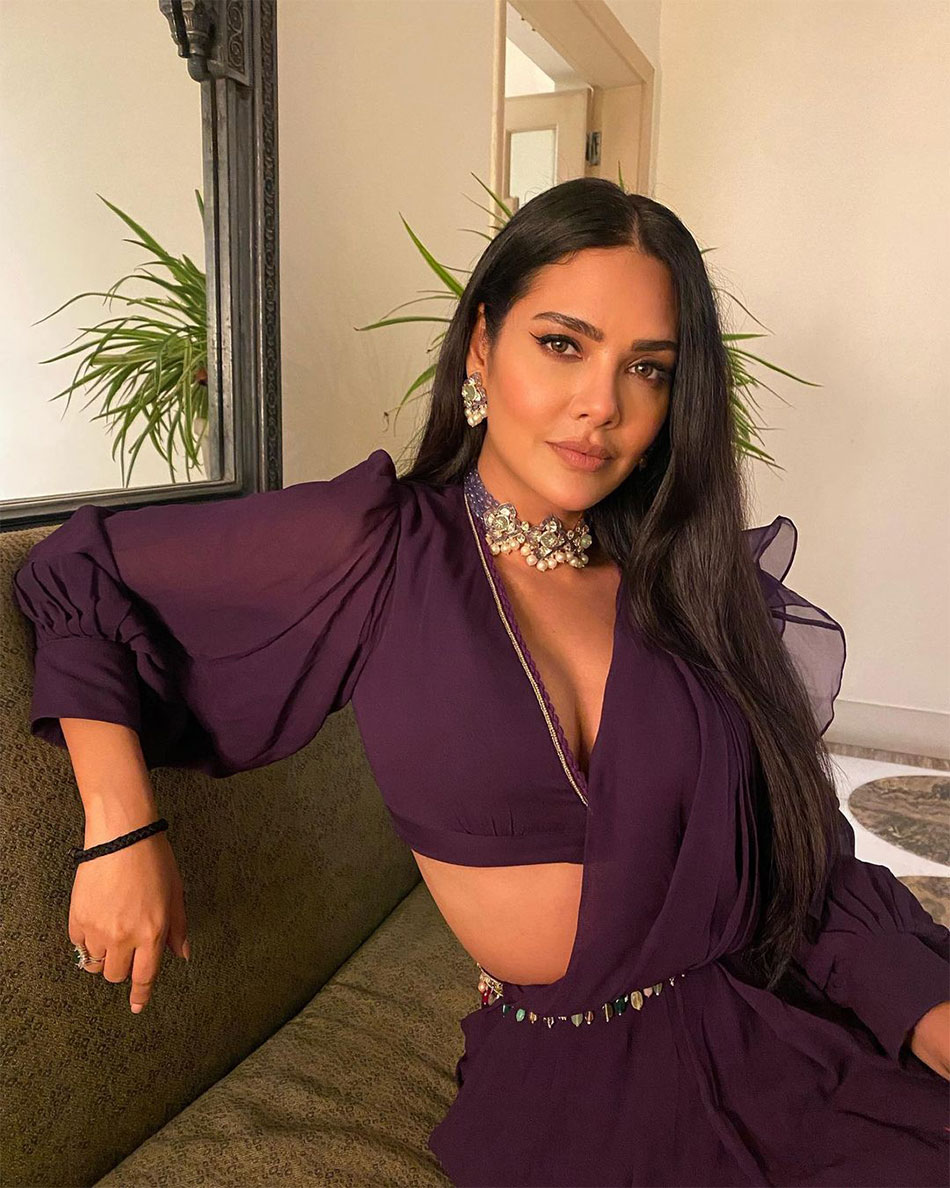 ईशा गुप्ता 