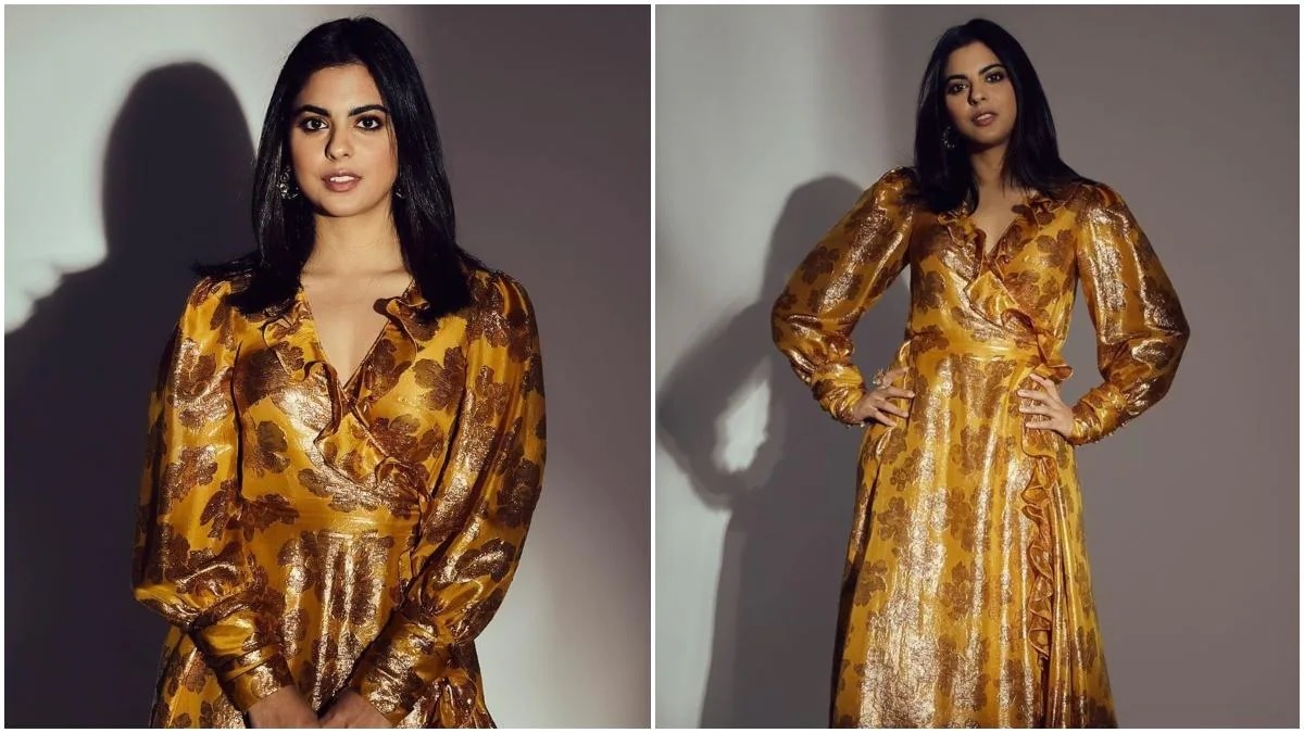 ईशा को पिआनो और फुटबॉल का शौक