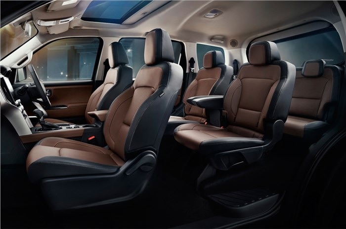 नई स्कॉर्पियो में कैप्टन सीट