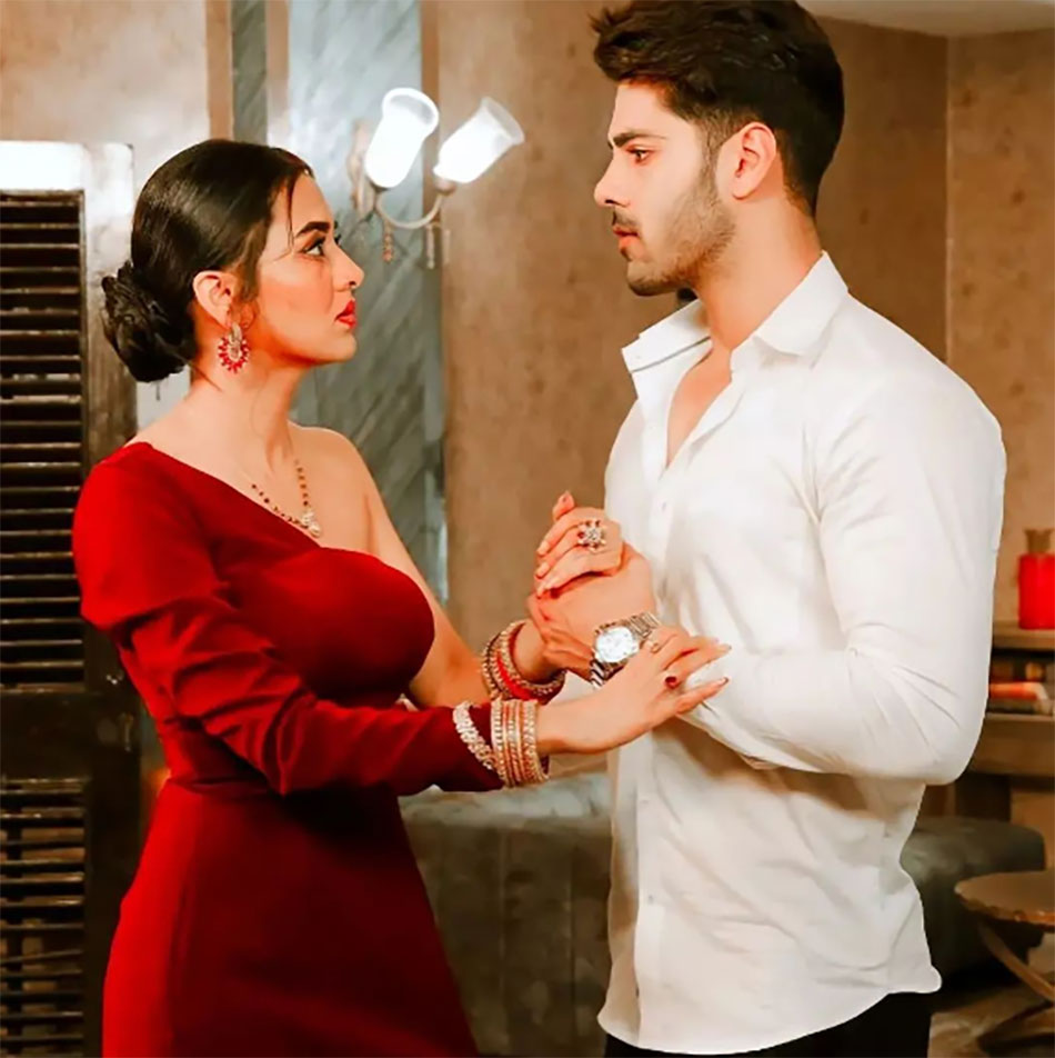 तेजस्वी प्रकाश, सिंबा नागपाल