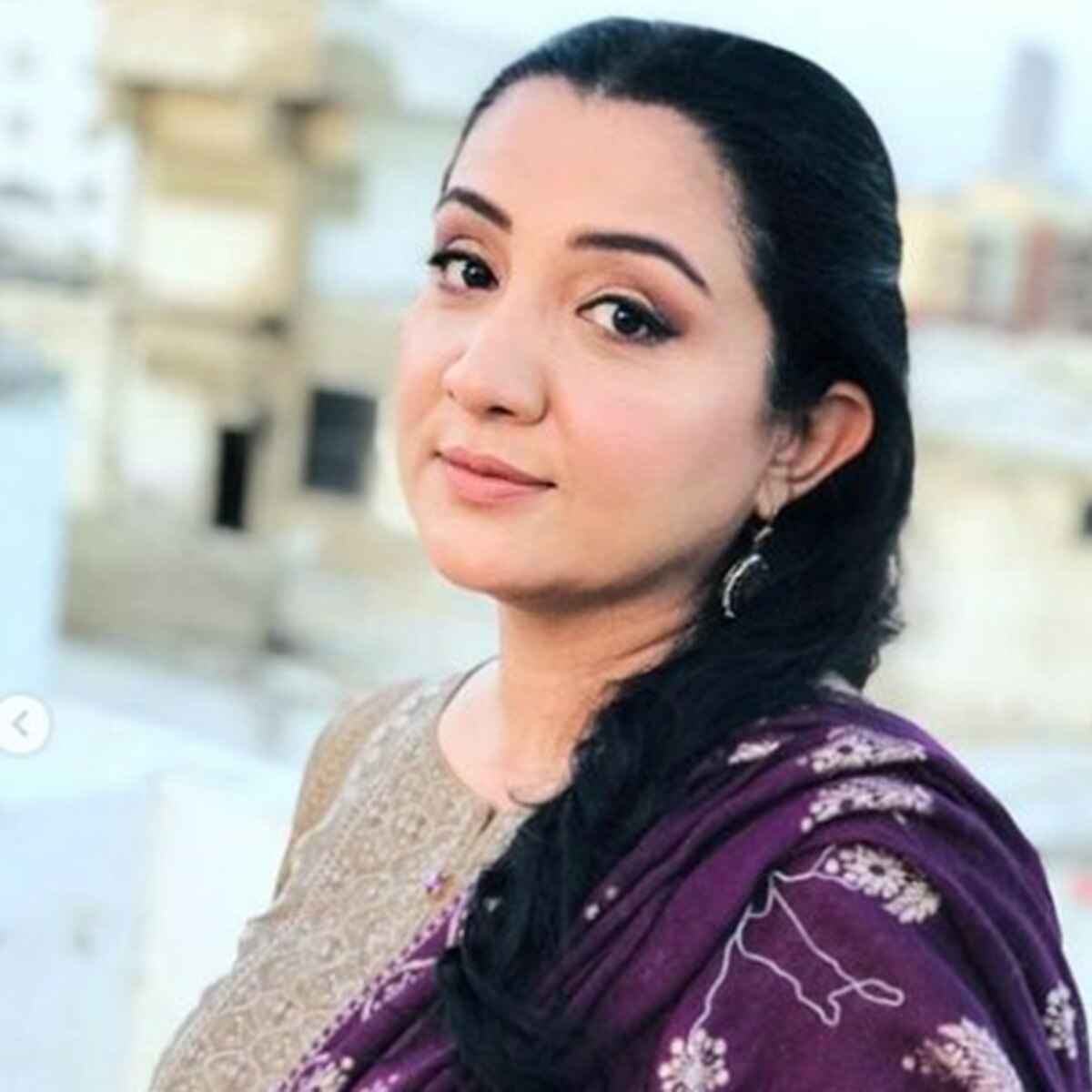 नादिया अफगन