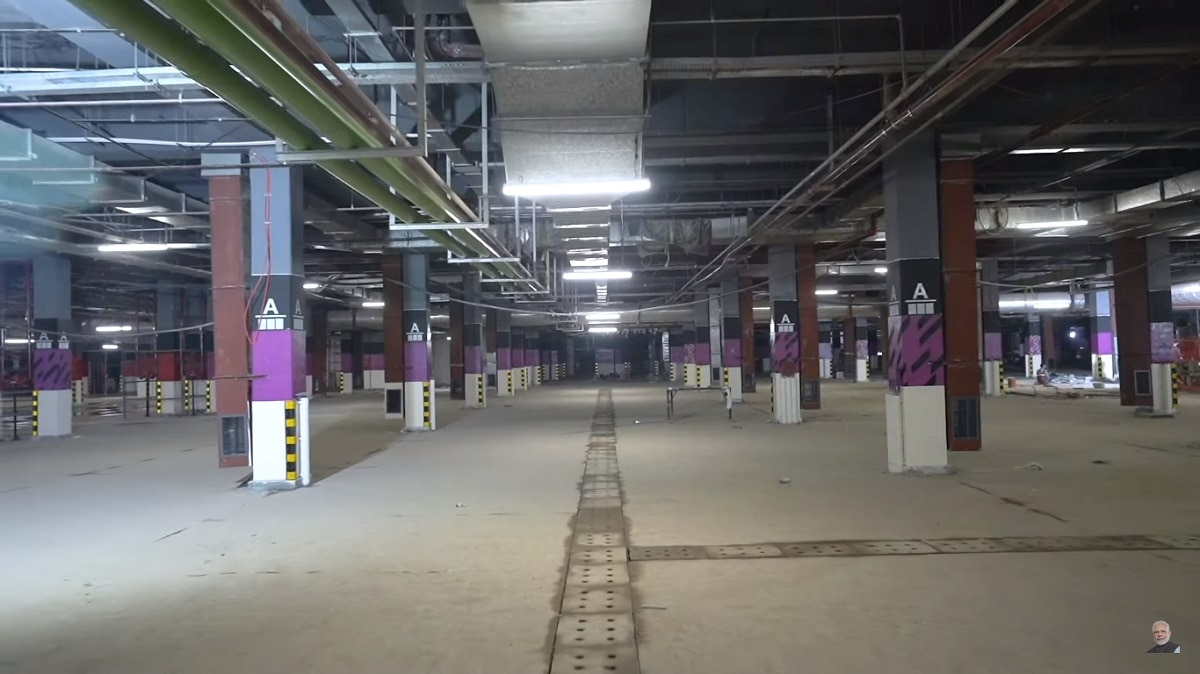 प्रगति मैदान की पार्किंग से कनेक्ट