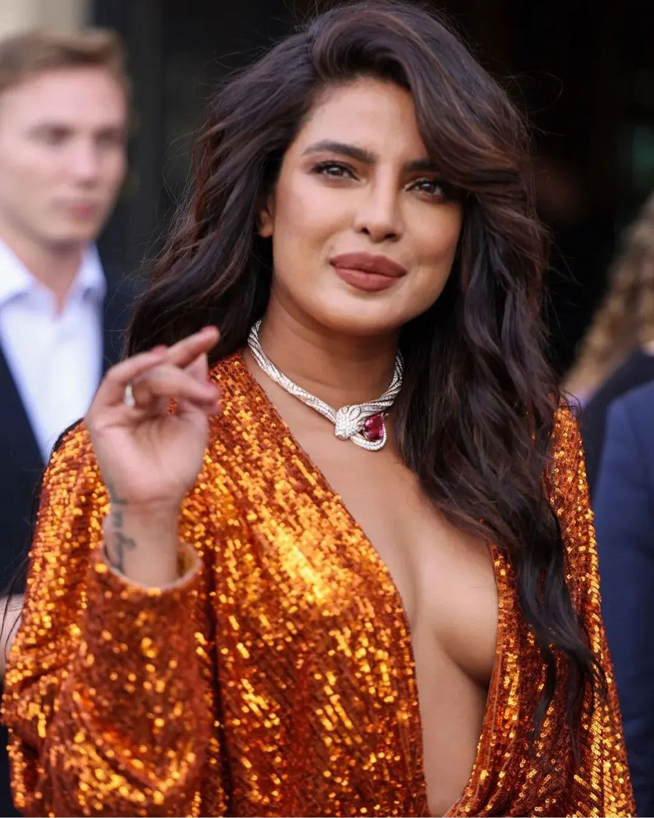  प्रियंका चोपड़ा