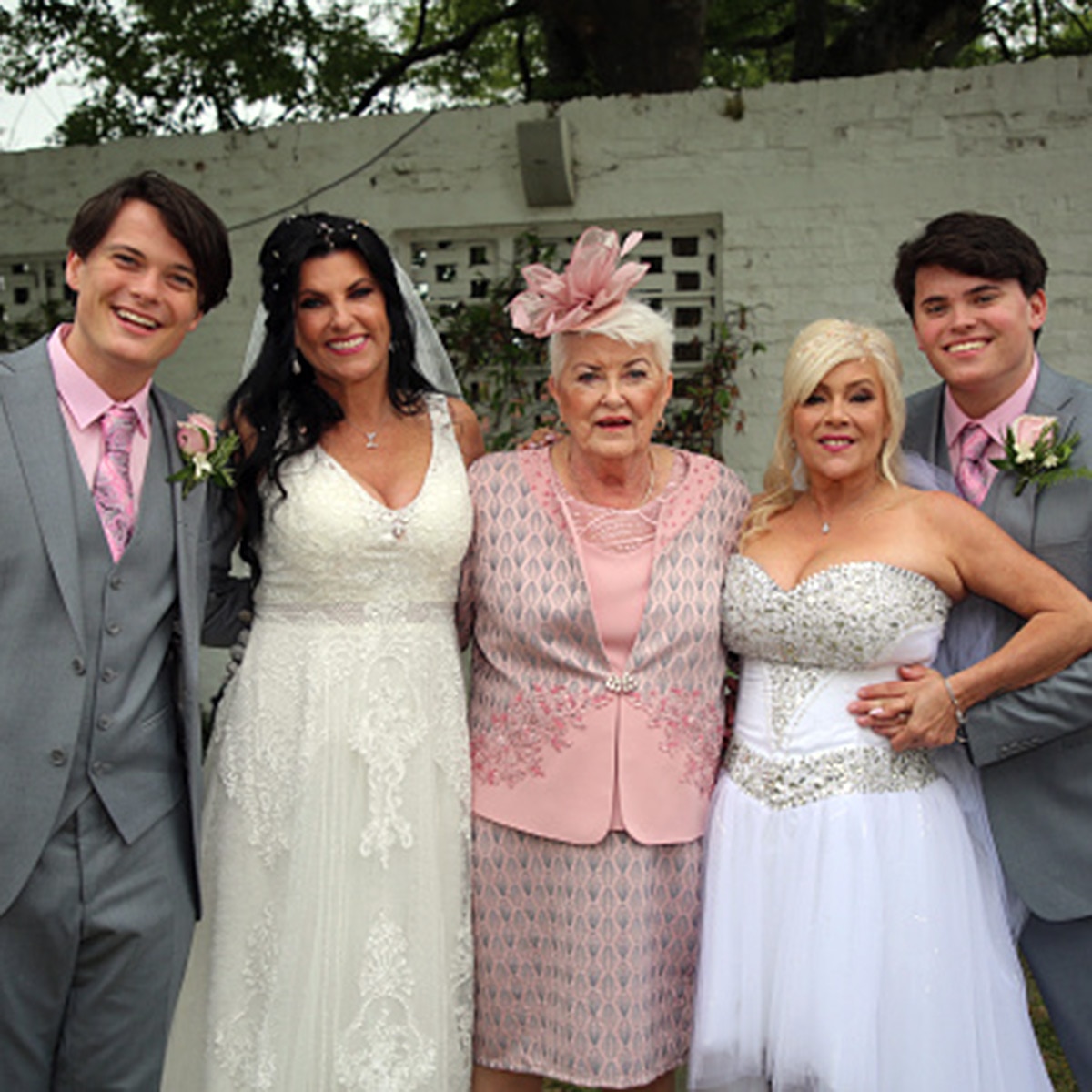 सैम फॉक्स, लिंडा ऑल्सन