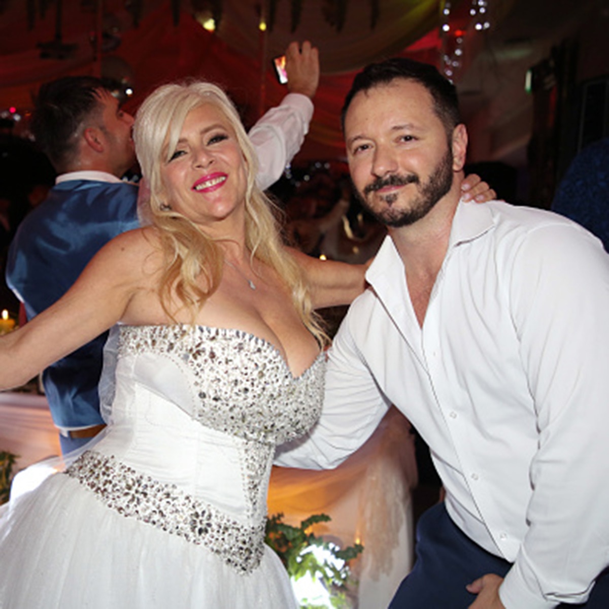 सैम फॉक्स, लिंडा ऑल्सन