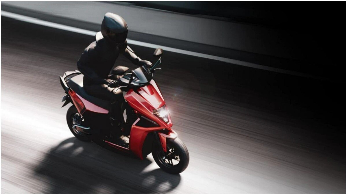 चार घंटे में फुल चार्ज