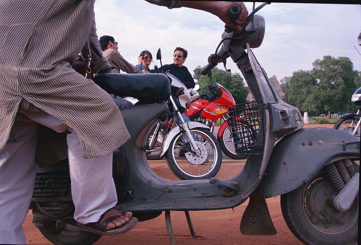 गायब हुई आगे वाली डोलची