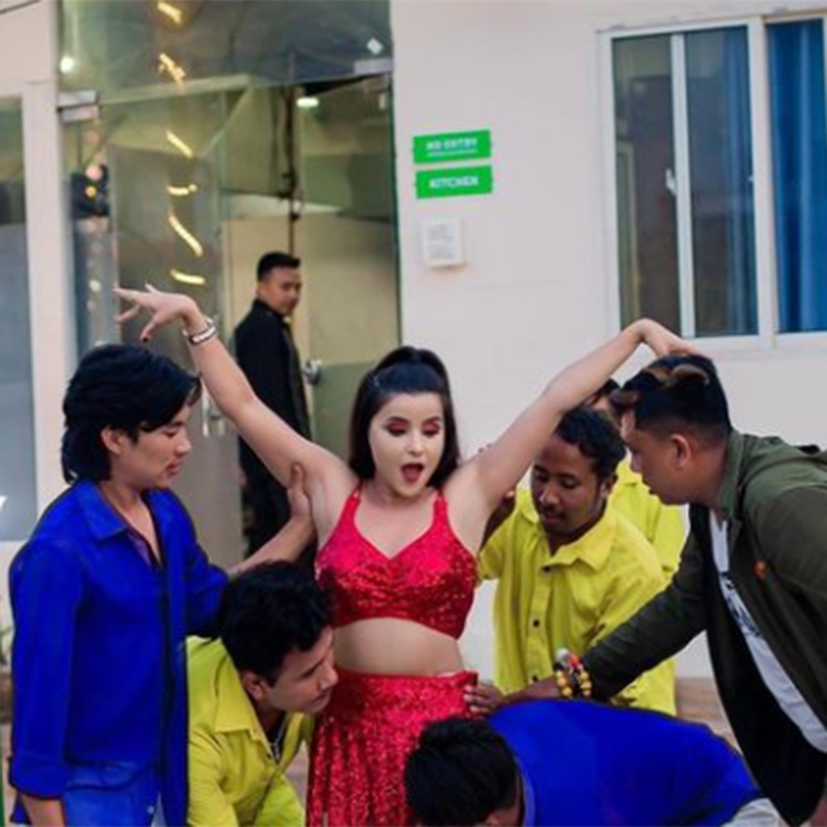 सुषमा अधिकारी