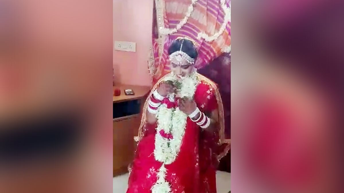 बिना दूल्हे के दुल्हन ने लिए सात फेरे