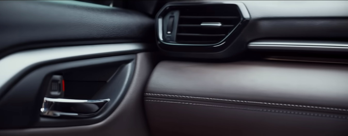 लेदर से लैस होगा डैशबोर्ड