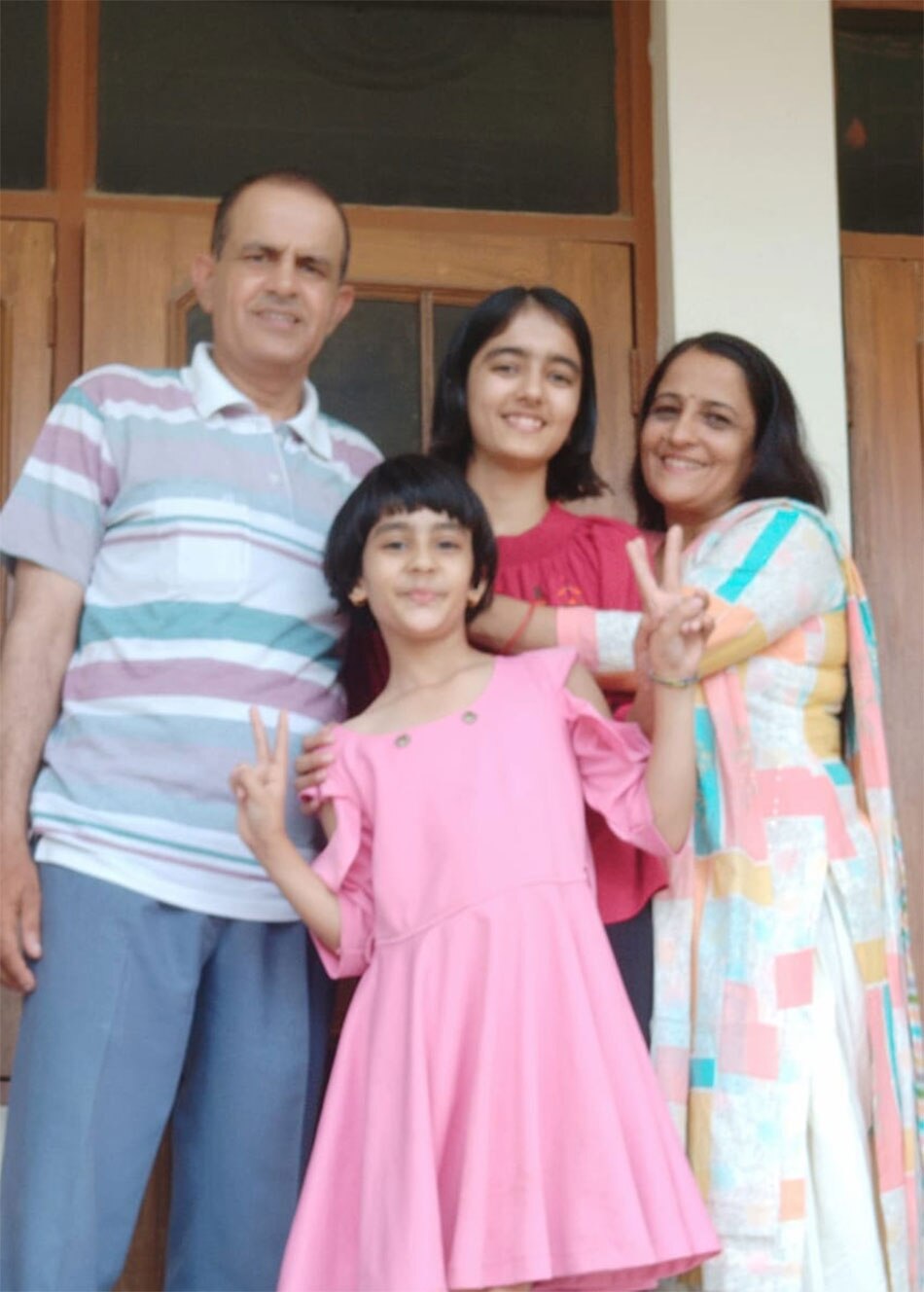 Shanan with family (Photo:aajtak.in/Special Permission)