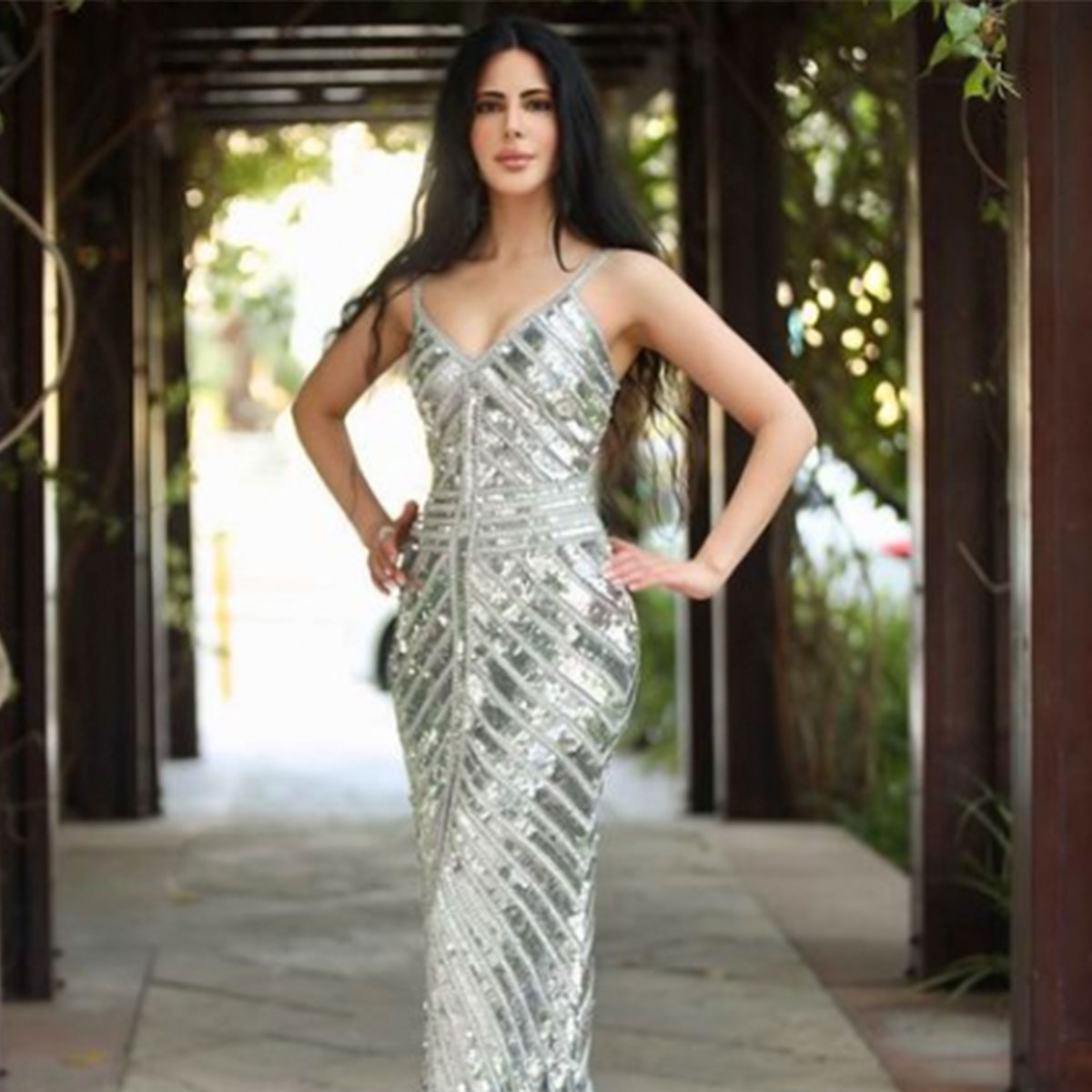 अलीना राय