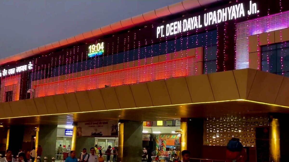 Amrit Mahotsav Station Decoration